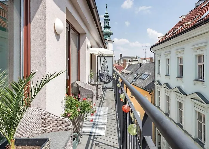City Centre, Balcony, Ac & Lift