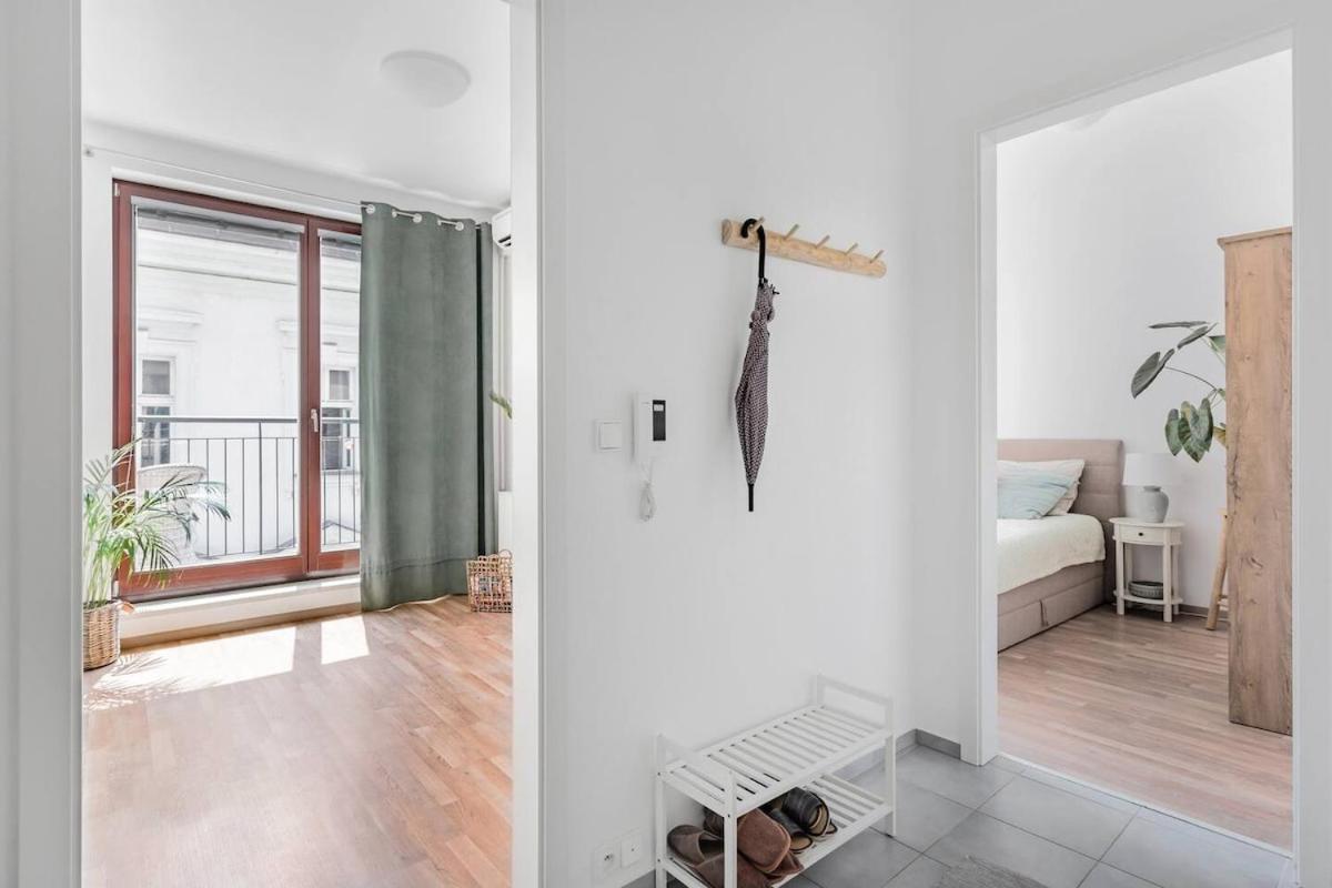 Centre, Balcony, Ac & Lift 公寓