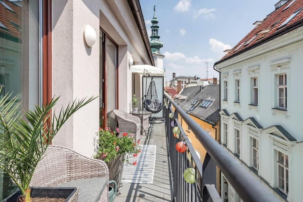 Centre, Balcony, Ac & Lift